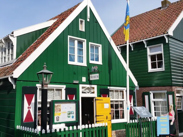 Exterieur marker museum