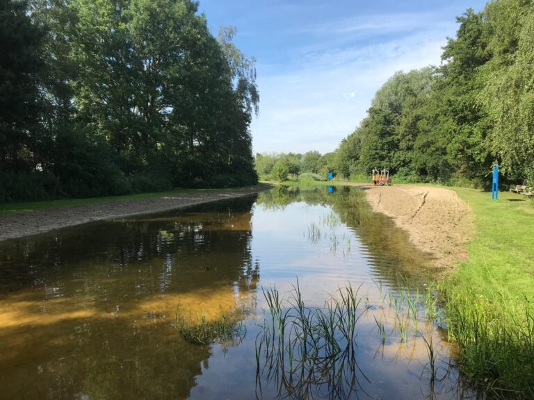 Speelsloot Hoge Dijk water en klimtoestel